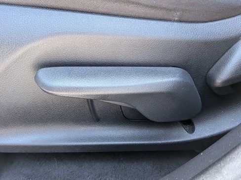 Used 2022 Toyota RAV4 LE FWD image 25