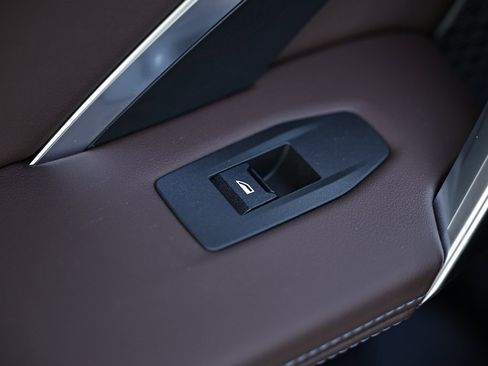 Used 2025 BMW X1 xDrive28i w/ Technology Package image 26