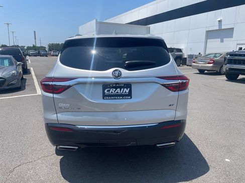 Used 2020 Buick Enclave Essence w/ Sport Touring Edition FWD image 6