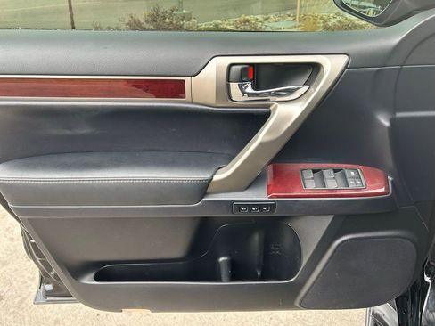 Used 2019 Lexus GX 460 image 10