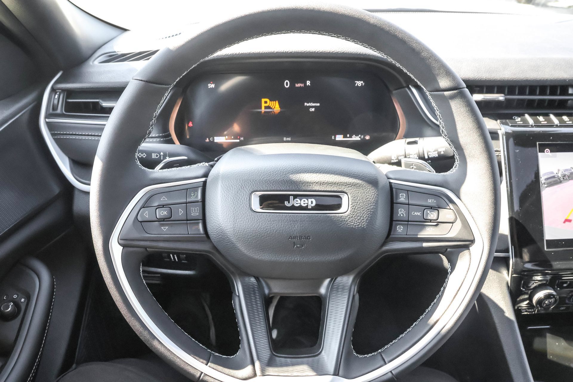 New 2025 Jeep Grand Cherokee Altitude AWD/4WD image 27