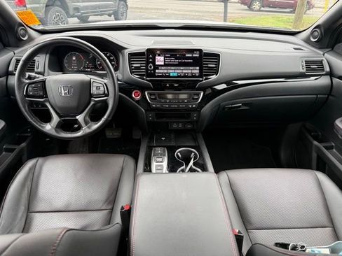 Used 2025 Honda Ridgeline Black Edition image 15