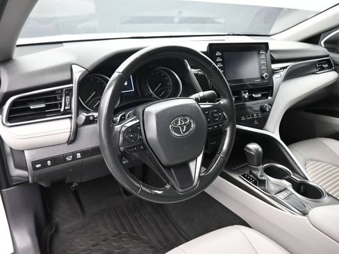 Used 2023 Toyota Camry SE FWD image 13