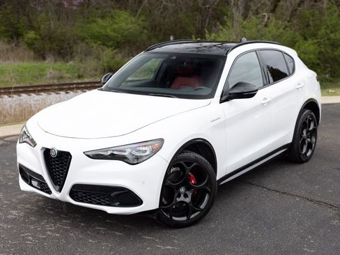 Used 2024 Alfa Romeo Stelvio Veloce image 4