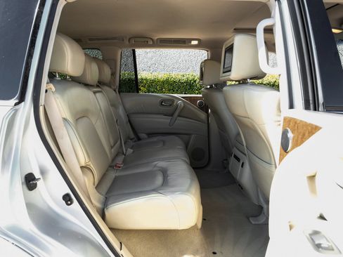 Used 2016 INFINITI QX80 2WD w/ Driver's Assistance Package image 37