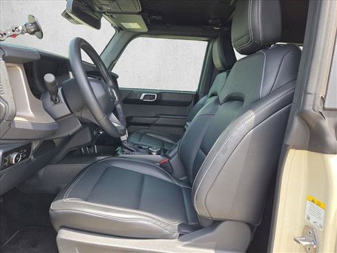 Used 2025 Ford Bronco Outer Banks AWD/4WD image 15