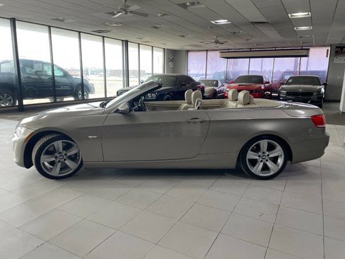 Used 2008 BMW 335i Convertible image 4