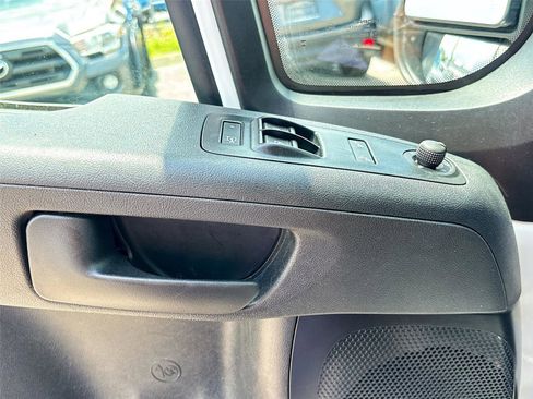 Used 2025 RAM ProMaster 2500 w/ Convenience Group FWD image 17