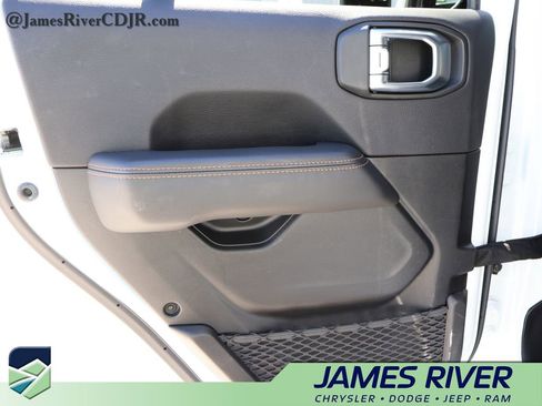 Used 2023 Jeep Wrangler Altitude image 16