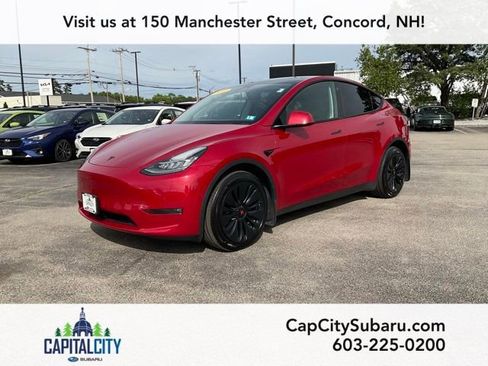 Used 2022 Tesla Model Y Long Range AWD/4WD image 3
