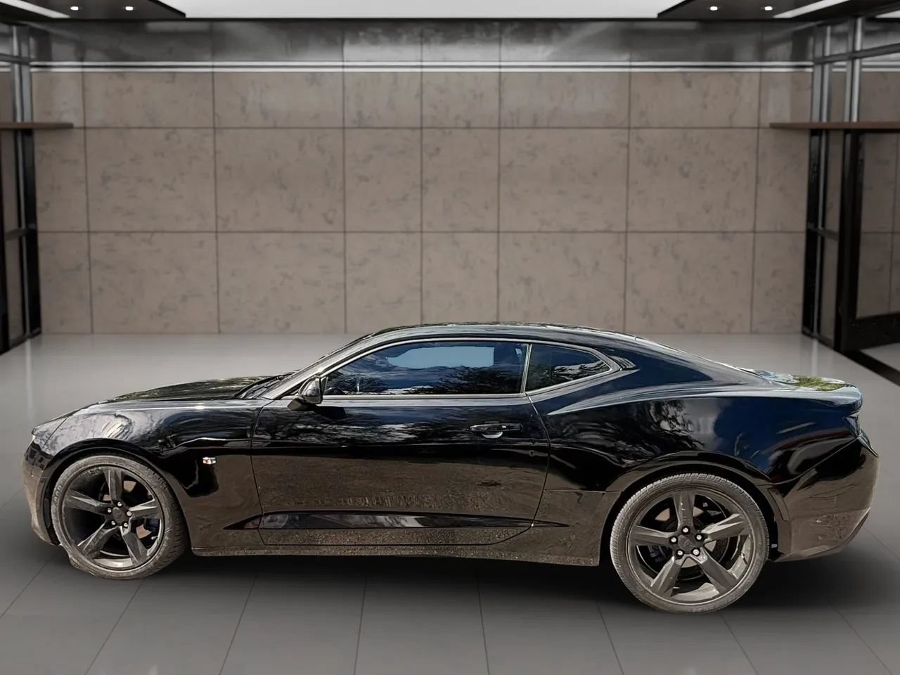 Used 2018 Chevrolet Camaro LT RWD image 7