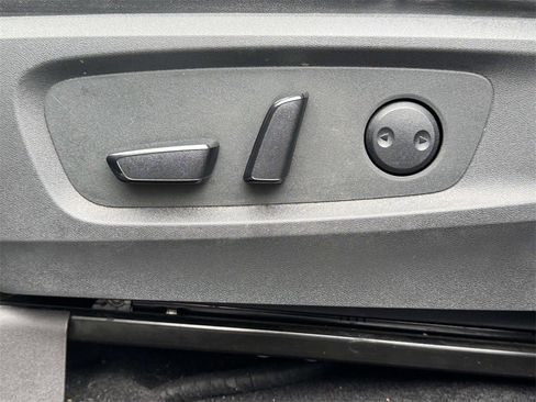 Used 2022 Nissan Pathfinder Platinum w/ Cargo Package image 16