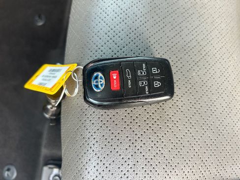 Certified 2023 Toyota Sienna Limited AWD/4WD image 26