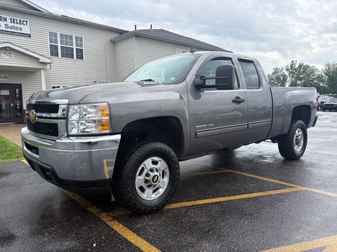 Used 2012 Chevrolet Silverado 2500 LT AWD/4WD image 2