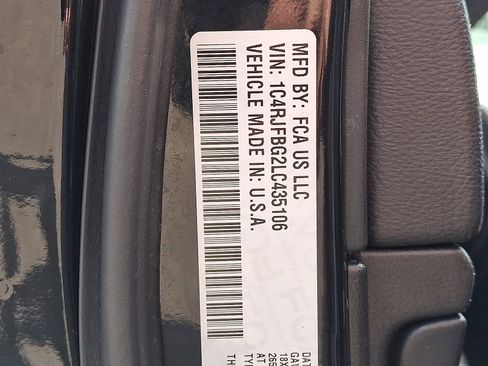 Certified 2020 Jeep Grand Cherokee Limited image 26