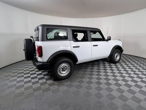 New 2025 Ford Bronco 4-Door image 4