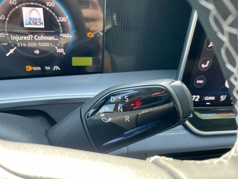 New 2025 Volkswagen Tiguan SE image 44