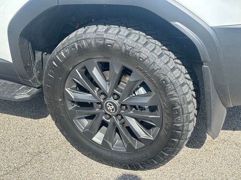 Used 2027 Toyota Land Cruiser AWD/4WD image 15