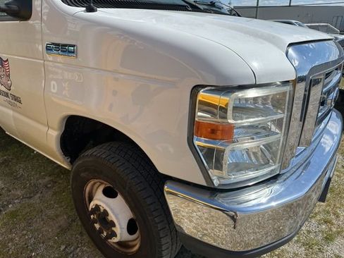 Used 2017 Ford E-350 and Econoline 350 XL w/ Power Windows & Locks Group image 14