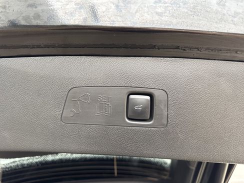 Used 2023 Lincoln Corsair AWD w/ Equipment Group 101A image 34