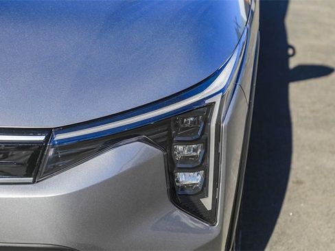 Used 2025 Kia K4 EX image 6