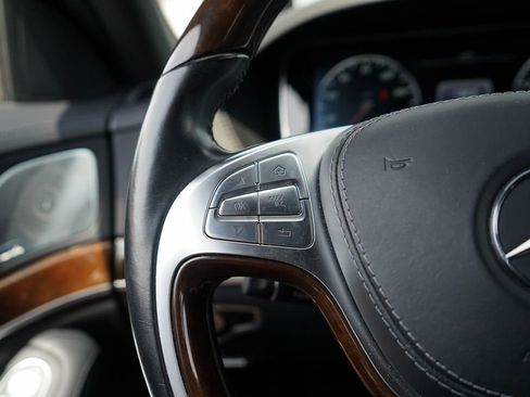 Used 2017 Mercedes-Benz S 550 Sedan image 32