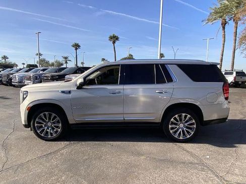 Used 2021 GMC Yukon Denali w/ Denali Premium Package image 4