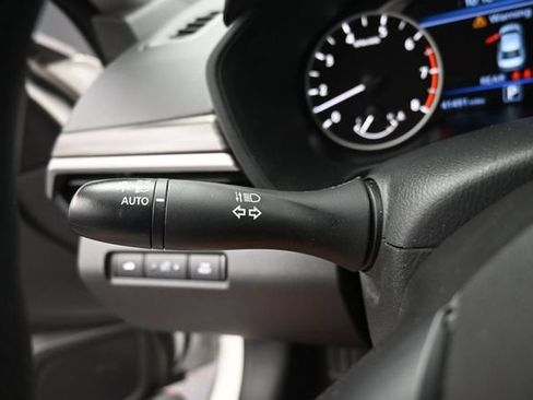 Used 2025 Nissan Altima 2.5 SV FWD image 25