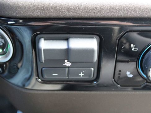 Used 2022 Chevrolet Silverado 1500 LT w/ Safety Package AWD/4WD image 23