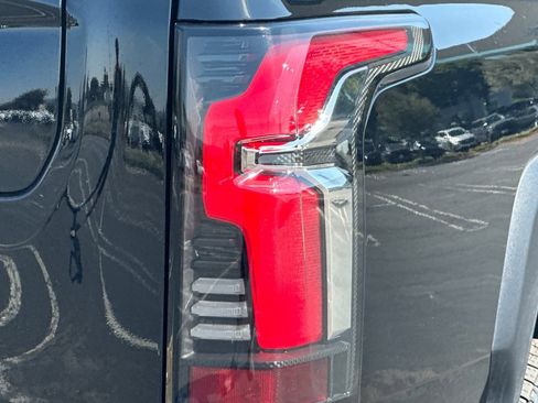 Used 2026 Chevrolet Silverado EV Trail Boss AWD/4WD image 47