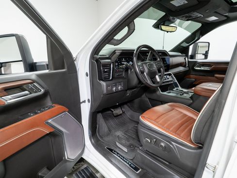 Used 2024 GMC Sierra 2500 Denali Ultimate image 13