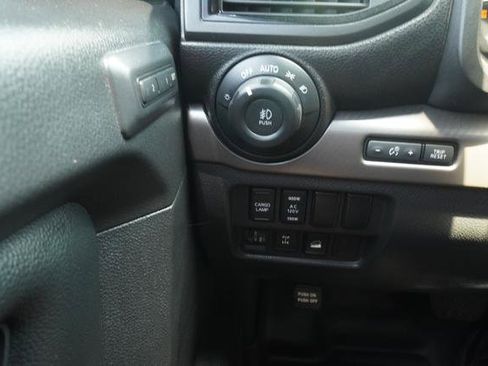Used 2021 Nissan Titan PRO-4X w/ Pro-4x Convenience Package AWD/4WD image 15