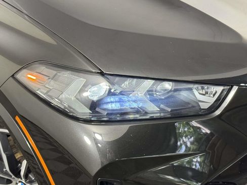 Used 2024 BMW X5 xDrive40i w/ M Sport Package AWD/4WD image 15