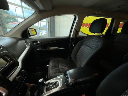 Used 2020 Dodge Journey SE w/ SE Popular Equipment Group FWD image 12
