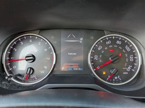 Used 2022 Toyota RAV4 LE image 11