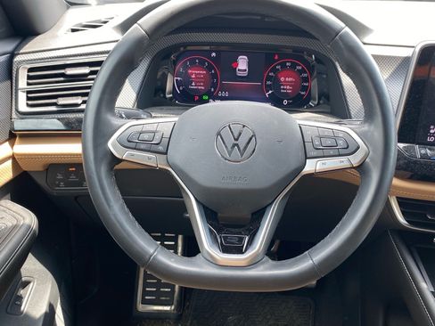Used 2024 Volkswagen Atlas Cross Sport SEL R-Line AWD/4WD image 5