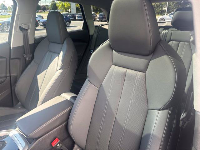 Used 2025 Audi Q5 Premium Plus w/ Premium Plus AWD/4WD image 24