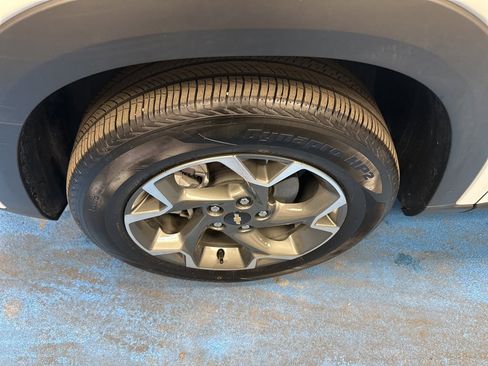 Certified 2025 Chevrolet Trax LT w/ LT Convenience Package image 14