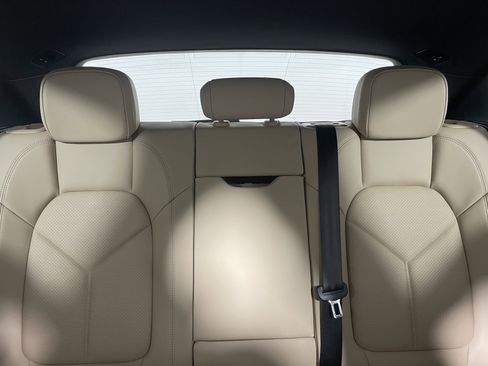 Certified 2026 Porsche Macan AWD/4WD image 16