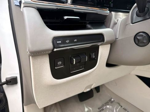 Used 2024 Cadillac Escalade Sport Platinum RWD image 21