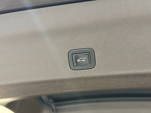 Used 2021 Cadillac Escalade Premium Luxury w/ Driver Assist Tech Package image 6