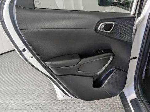 Used 2021 Kia Soul S FWD image 16