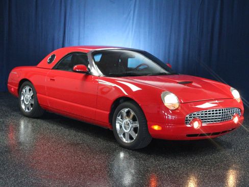 Used 2005 Ford Thunderbird RWD image 3