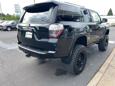 Used 2015 Toyota 4Runner SR5 AWD/4WD image 13