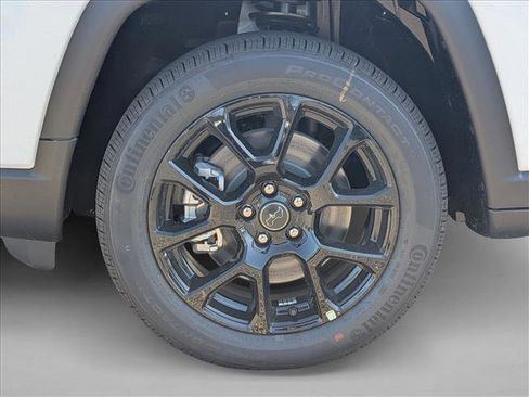 New 2026 Jeep Compass Latitude AWD/4WD image 10
