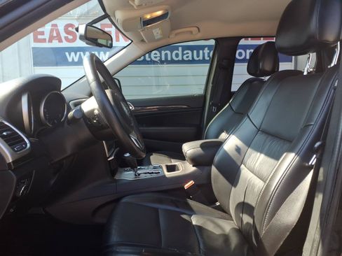 Used 2011 Jeep Grand Cherokee Laredo AWD/4WD image 7