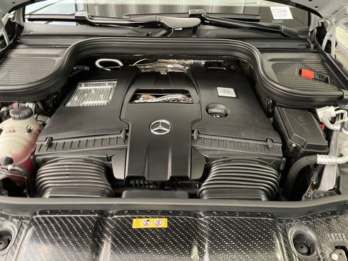 Certified 2025 Mercedes-Benz Maybach GLS 600 4MATIC image 53