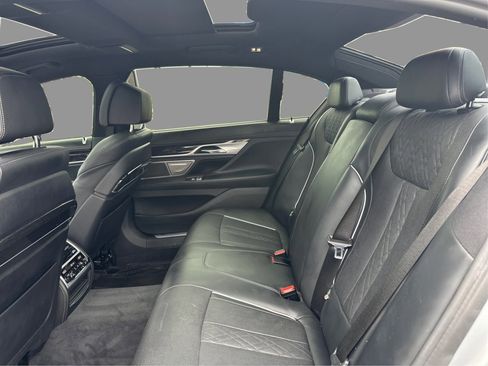 Used 2017 BMW 750i xDrive AWD/4WD image 33