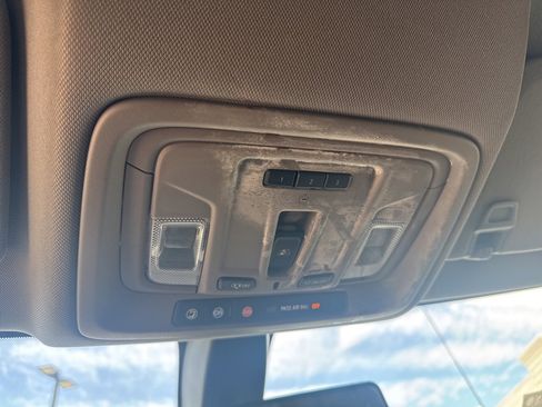 Used 2019 Chevrolet Silverado 1500 LT w/ Texas Edition image 18