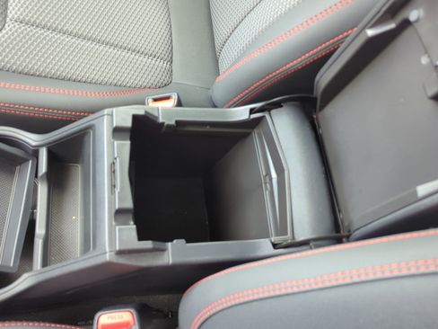 Used 2022 Subaru Forester Sport image 32